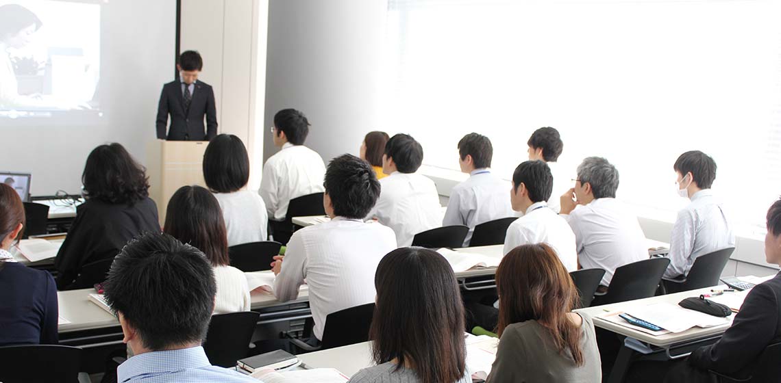 共に学ぶ